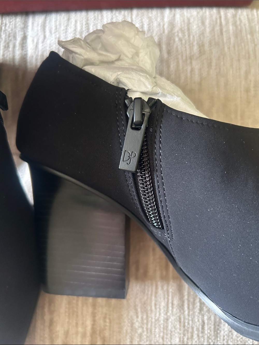 NIB Donald J. Pliner Black Stretch Ankle Booties with Block Heel 6.5 - Picture 3 of 8